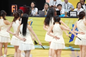 AUBL亚洲大学生篮球联赛半决赛开打 赛前精彩啦啦队表演来袭